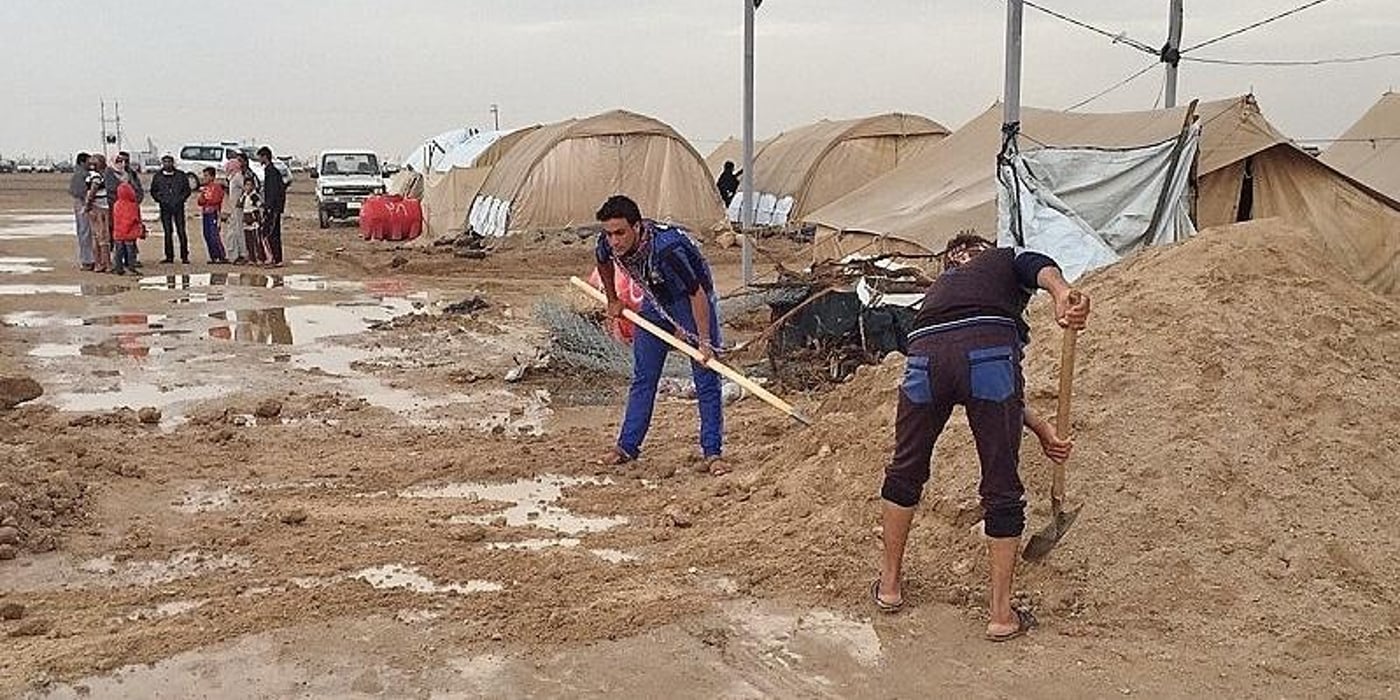 Displaced Iraqis in Ankor Camp in Amiriyat Al-Falluja had their tents flooded due to the heavy rain. Photo: NRC/Arkan Mahir
More information about the flood and NRC's response can be found here: http://www.nrc.no/?did=9209255#.VkHuj7crLnA