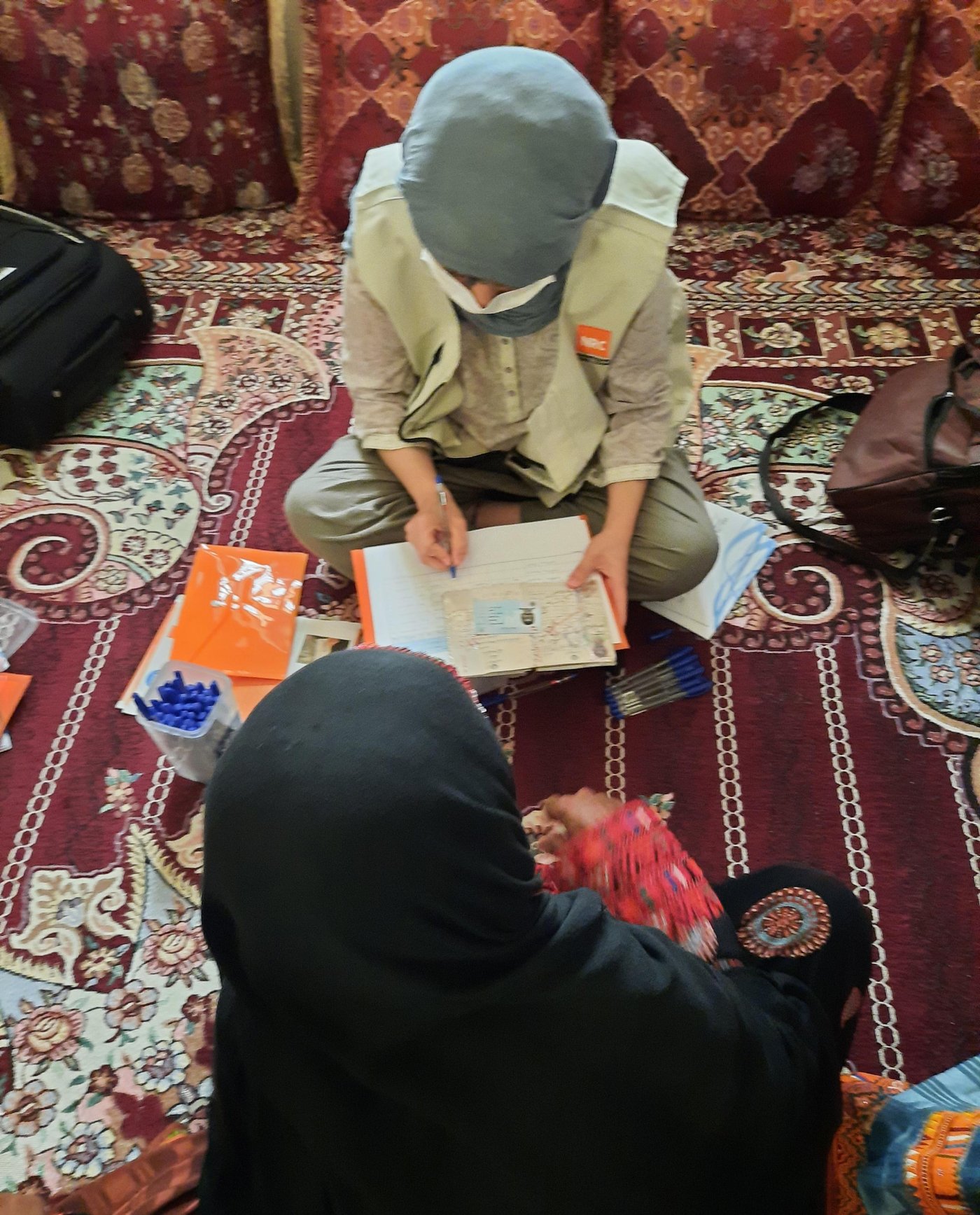 With generous support from the German Federal Foreign Office (GFFO), in 2020 nearly 2,800 Afghan and Iranian families affected by floods received cash assistance in Sistan and Baluchestan province. Photo: Atefeh Moghimi/NRC