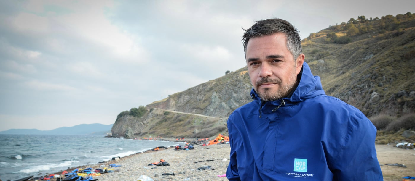Protection expert Patric Mansour is seconded from NRC´s emergency roster NORCAP to support UNHCR at Lesvos. He is working as a Field Protection Officer, and he is coordinating the response in the north of Lesvos. Here he is photographed at one of the beaches in north where many refugees and migrants arrive by boats from Turkey every day. (Photo: NRC/Tiril Skarstein)