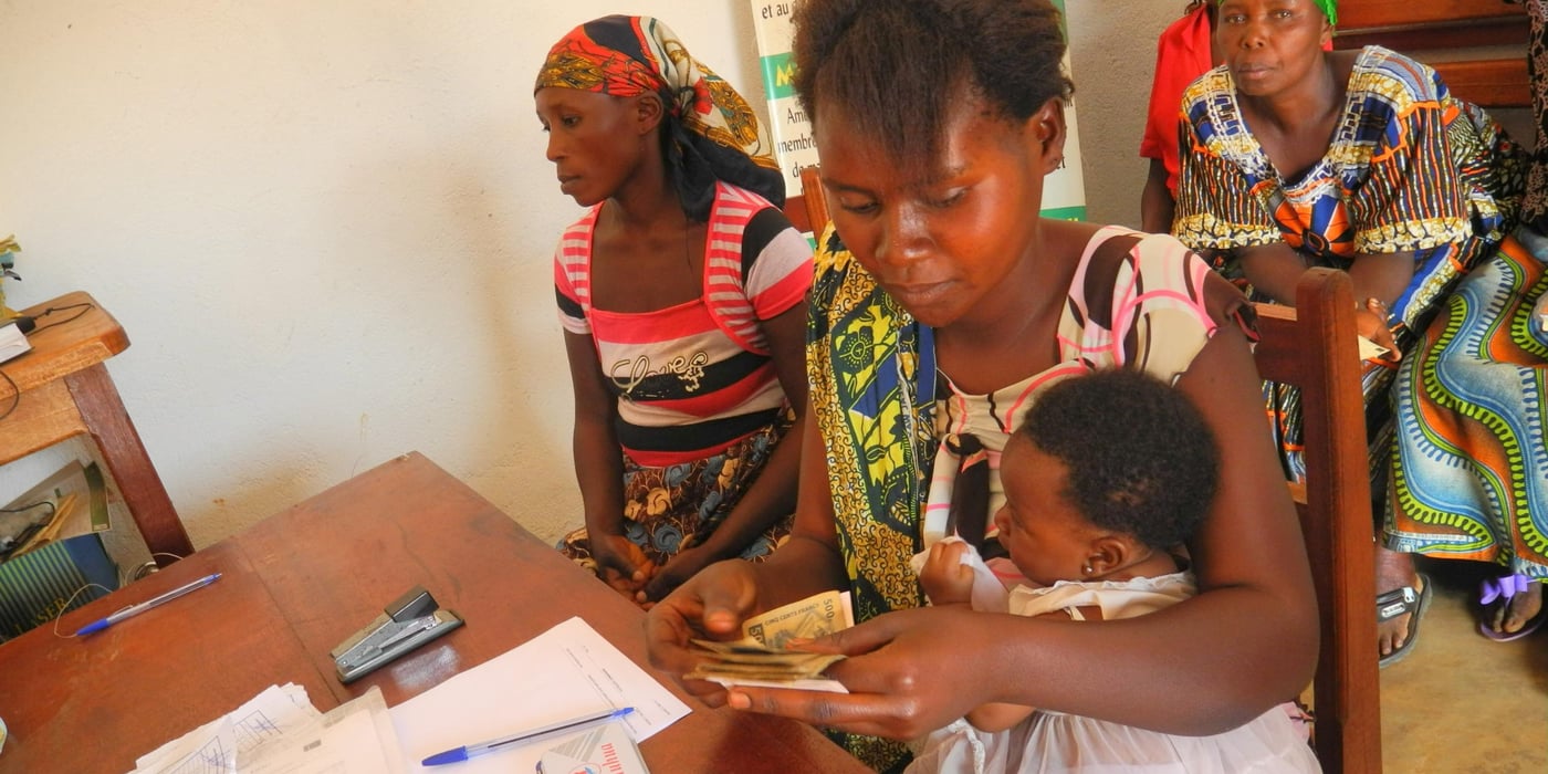 Cash and vouchers are increasingly being used in humanitarian emergencies, so that the people affected can decide for themselves what their most urgent needs are. (Photo: NRC) 