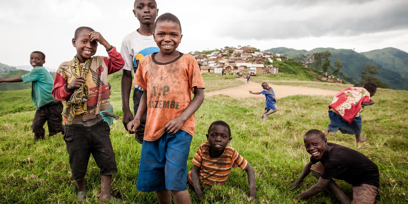 Internally displaced boys in Mpati, North Kivu. Many internally displaced children miss out on education and boys often end up being recruited by armed groups. The Mpati area is currently under the control of armed groups.
In the Mpati area in North Kivu province, NRC is implementing a multi-sector assistance programme funded by the European Commission (ECHO). The programme aims to improve lives for displaced populations and the most vulnerable host families by offering education, food security and legal assistance. The two ongoing ECHO funded programmes in North and South Kivu provinces, implemented by NRC, are reaching a total of 174. 675 people (25.596 households).
Photo credit: Christian Jepsen/NRC. March 2017
