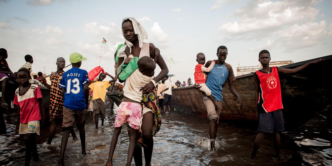 People displaced from Bor further up the river Nile are arriving to Minkamman refugee site by boat. Jan Egeland and Idar Kreutzer visited IDPs in Minkamman site, where NRC is distributing NFIs such as shelter materials. NRC is also involved with education in Minkamman.
Photo credit: NRC/Christian Jepsen February 2014