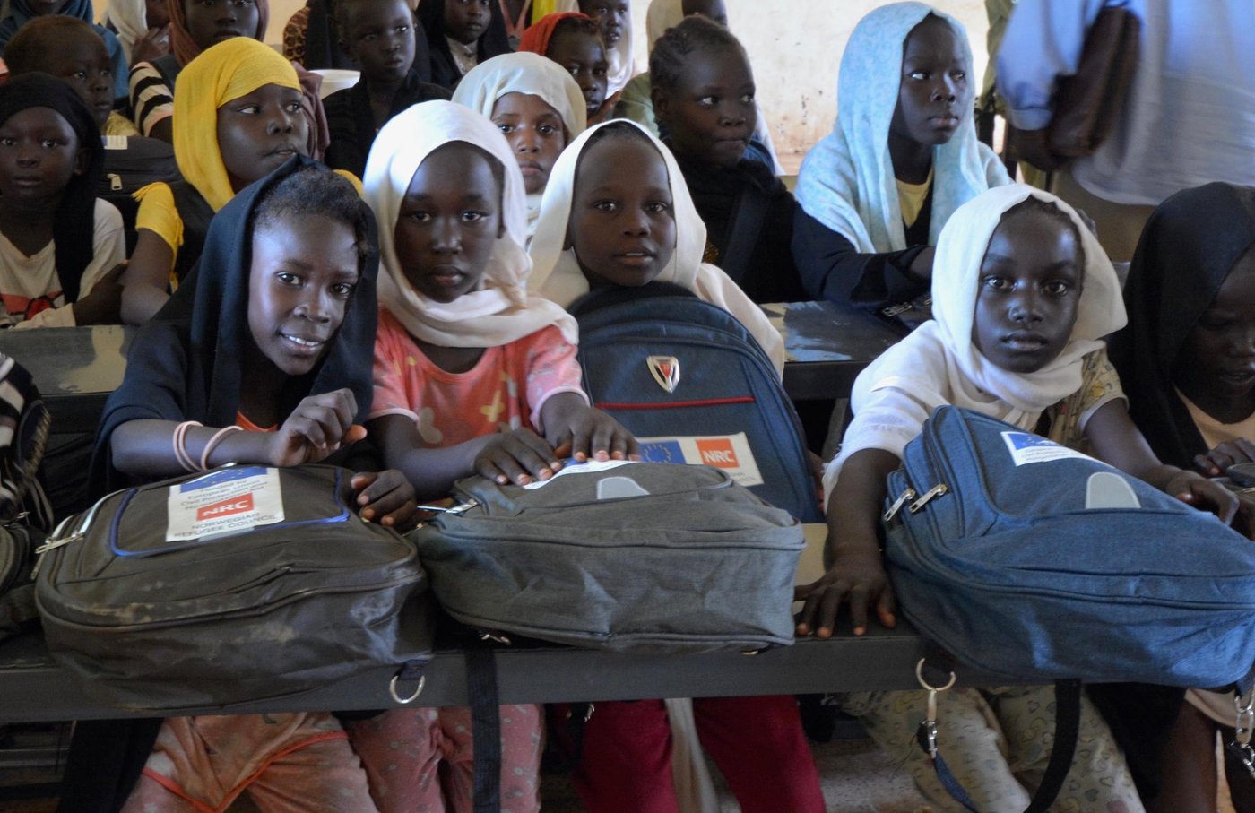 Sept 26th 2021 - Umbada locality, Khartoum, school 41
As the schools finally reopen, more than a thousand schoolchildren received school materials such a bags, notebooks, pens and water bottles. The teachers also received supplies to help with their education. Female students from the sixth grade and above received hygiene products. On top of the distribution, NRC also worked with parent and teacher groups to rehabilitate and upgrade the school - new paint, etc.
Improving the school environment helps to boost the motivation of children, who live in very disadvantaged neighbourhoods.
MathildeVu/NRC