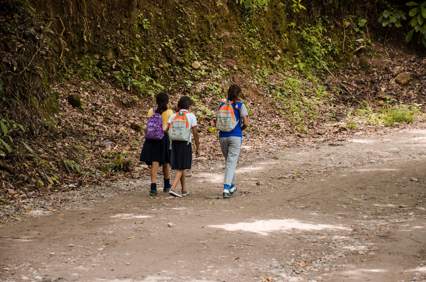 They live in Tarra, a territory affected by mines and armed conflict in Colombia.
We promote that children and youth return to education with new school supplies.
Photo: Milena Ayala/NRC