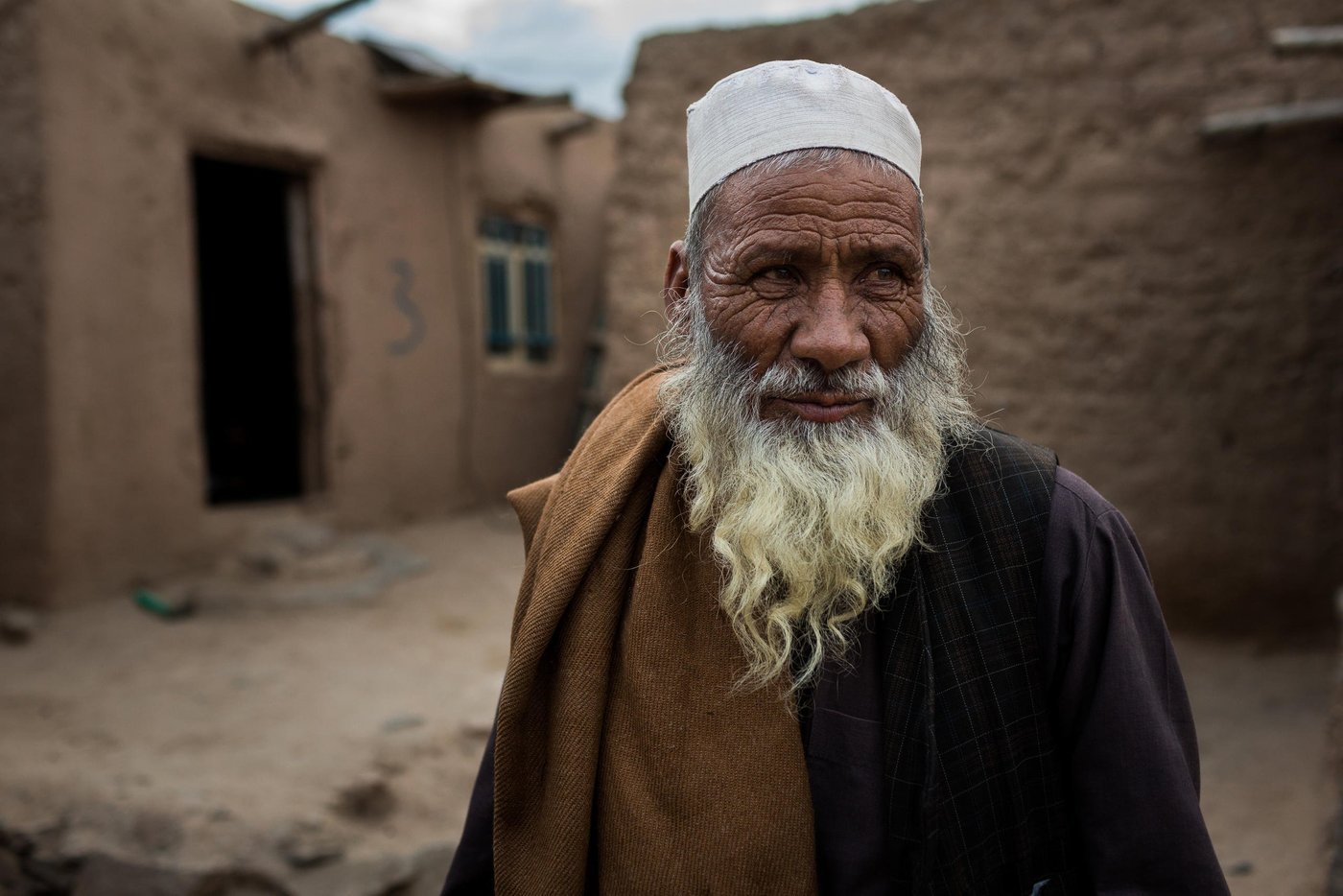 Ghulam Sarwar, originally from Kushk, a district in Herat, in front of his home in the Shaedayee settlement for IDPs in Herat city, Afghanistan.
Herat, May 2017
Photo NRC/Jim Huylebroek