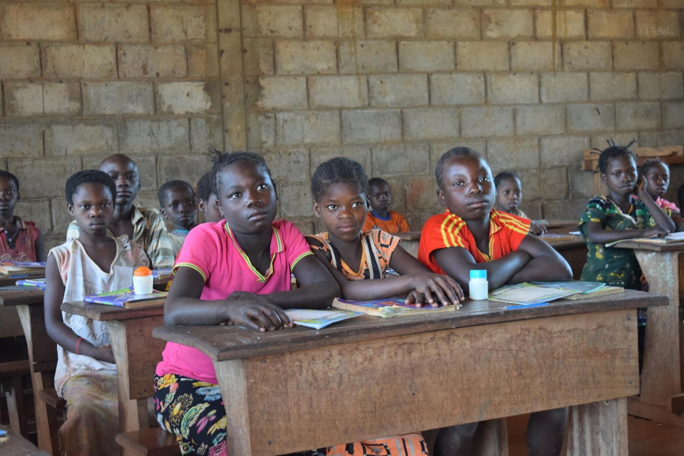 Students in full course
The Norwegian Refugee Council in Central Africa assisted 2310 out-of-school students in Kemo with school supplies and trained 200 teachers with funding from the Humanitarian Fund in CAR.
Photo: Chanel Igara/NRC