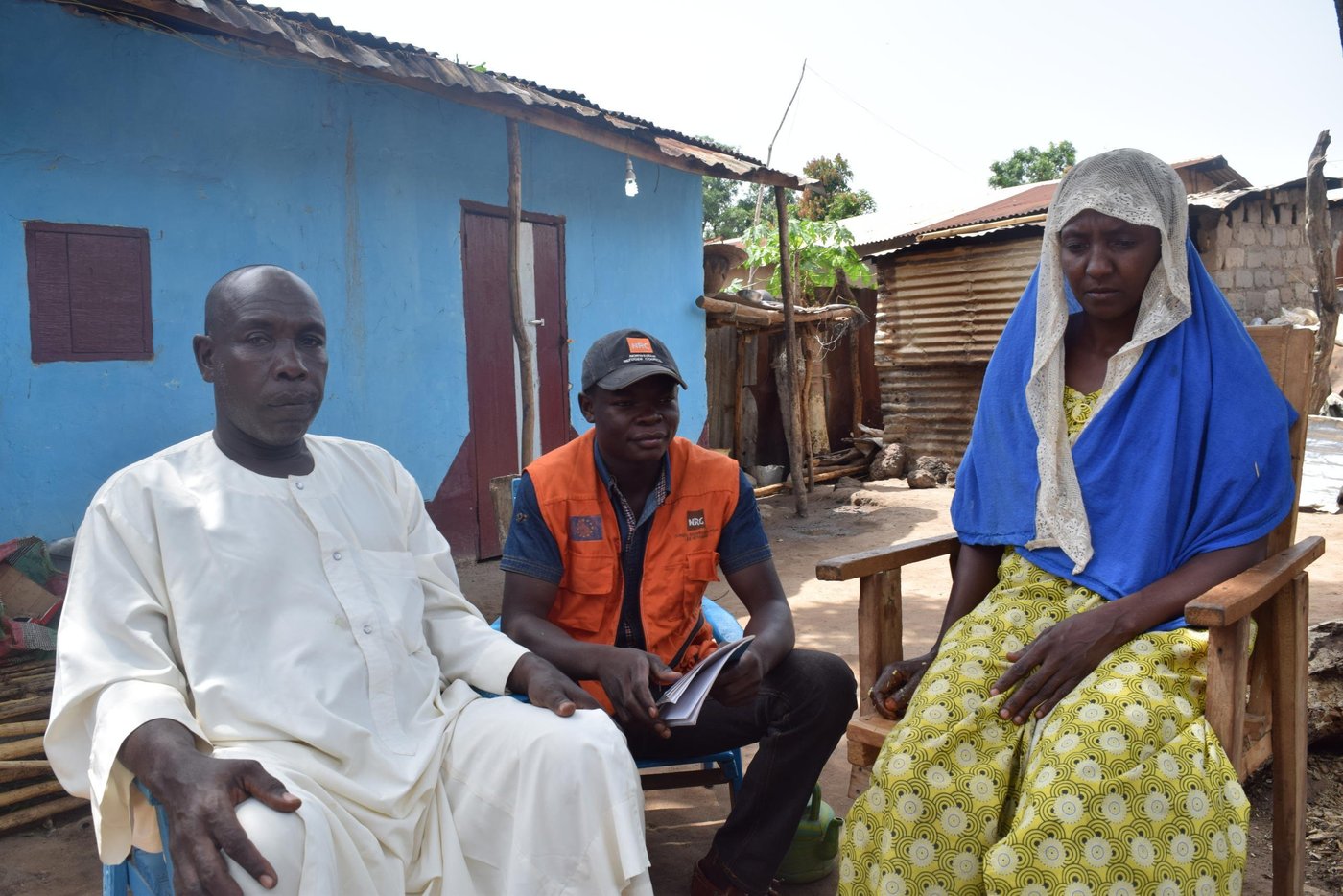 NRC staff interview with new returnees Fatima and her husband Amath Nour
Photo: Chanel Igara/NRC