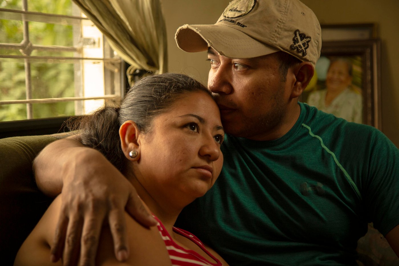 A month after the kidnapping, Manuel* contacted his family. “When we got to know that he was alive, I knew that I had to get out of where I was and save my children. He was no longer with us and the extortions didn’t stop”, says Rocío*.
Manuel's family also makes the difficult decision to flee the house that had been their home until then. They had to move.
Rocío packed what she could and left with her three small children of 11, 7 and 1 year to a remote place, away from home. During six months, they lived on the generosity of acquaintances who welcomed them. Rocío managed to keep her children safe. She found a school nearby for the children who then walked forty minutes each day to study.
Despite the seriousness of the situation, families in Honduras do not usually resort to institutional protection mechanisms. When we talk to the population, they confirm the society´s distrust in public institutions, the police, the army, as well as the situation of corruption and impunity. The displaced population in Honduras even states that resorting to institutional mechanisms could pose risks related to retaliation from criminal gangs. For this reason, many people prefer to seek the support of relatives or acquaintances. The displacement only leaves an invisible mark.
Rocío hid behind uncertainty. She and her family never heard from Manuel again. Seven months after her last communication, she was losing the hope of seeing him again.
*The names have been changed for the protection of people.
Photo: Up Studio/NRC, 2019