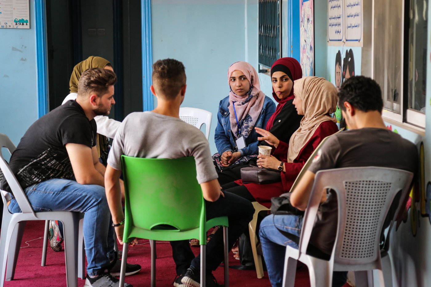 At this point, each team start preparing for their presentations. Some of them are nervous and some of them are excited. But all of them are happy with what they achieved thus far. “Before heading to my presentation I was very nervous. I felt my heart beating harder and harder each second,” says Shehrazad, one of the young females participating in NRC Jordan’s social initiatives. “During the coffee break, Amin gave us a great shot of encouragement and told us that there’s nothing to worry about and that if we believe in our project, then we will do well. This was the moment when I realized that I will do well.”
Photo: Hassan Hijazi/NRC