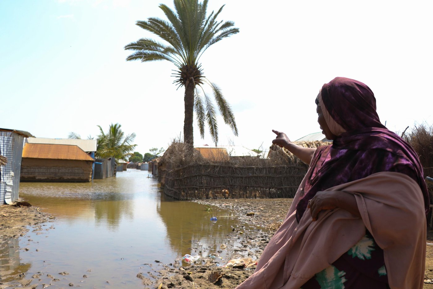 Government figures indicate over 45,000 people have been affected by heavy flooding in Jowhar district of Middle Shabelle Region, Somalia. This is due to climate change, and the country is now recording more wet and dry weather events, often with disastrous consequences for the people facing such extremes. It has become even more difficult to predict such sequential events.
Elderly, women and children are extremely struggling to survive while the worst is likely yet to come. The threat of waterborne diseases has risen, especially for children. Following the devastations caused by the heavy flooding, people are now sheltering in flood-prone areas.
With limited access to food, shelters, save drinking water and proper sanitary facilities, it's a ticking time bomb for disease outbreaks like cholera and malaria.
There are huge fears that the floodwaters will spread to other villages in Jowhar district. Villages those extremely affected by the heavy flooding are Baarey, Moyko, Libiga, Haansholey, Dhaaygawaan, Buulo-Mohamed Farah, Mohamed Dhiblawe, Bananey, Damasha, and Liinta.
The floods had also washed away crops on farmland totalling up to 10,000 hectares. Some of the devastated farms were in the early stages of being harvested.
Photo: Abdulkadir/NRC.