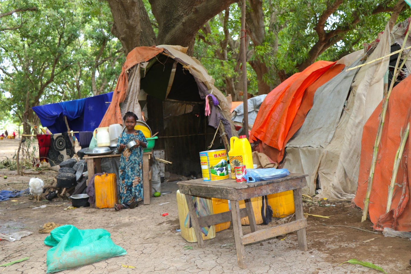 Government figures indicate over 45,000 people have been affected by heavy flooding in Jowhar district of Middle Shabelle Region, Somalia. This is due to climate change, and the country is now recording more wet and dry weather events, often with disastrous consequences for the people facing such extremes. It has become even more difficult to predict such sequential events.
Elderly, women and children are extremely struggling to survive while the worst is likely yet to come. The threat of waterborne diseases has risen, especially for children. Following the devastations caused by the heavy flooding, people are now sheltering in flood-prone areas.
With limited access to food, shelters, save drinking water and proper sanitary facilities, it's a ticking time bomb for disease outbreaks like cholera and malaria.
There are huge fears that the floodwaters will spread to other villages in Jowhar district. Villages those extremely affected by the heavy flooding are Baarey, Moyko, Libiga, Haansholey, Dhaaygawaan, Buulo-Mohamed Farah, Mohamed Dhiblawe, Bananey, Damasha, and Liinta.
The floods had also washed away crops on farmland totalling up to 10,000 hectares. Some of the devastated farms were in the early stages of being harvested.
Photo: Abdulkadir/NRC.