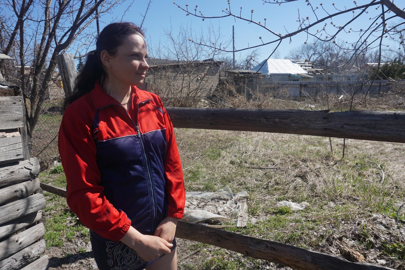 On advice of her friends, Nina referred to the Norwegian Refugee Council for assistance and in spring of 2018 construction began. 
“We removed the remnants of the old house before we started building a new one with our own hands,” says Nina.
Photo: Anastasiya Karpilyanskaya/NRC