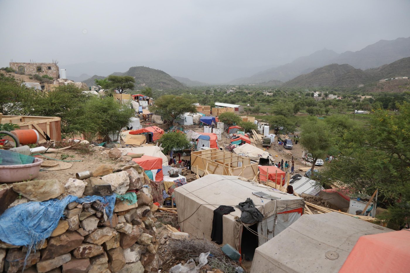 Al-Malika camp in Taiz' Al-Kadaha area where some hundred families live under tents.
Photo: Khalid Al-Banna/NRC