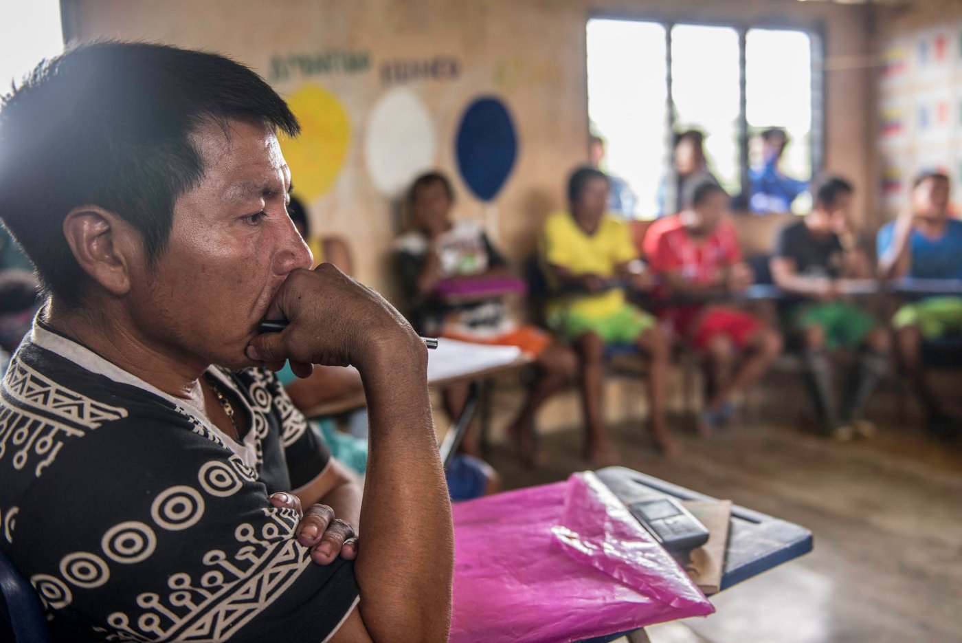 In October 2017, more than 1,0000 people fled to the village of Catrú in Colombia's Chocó region.
"They came because they feared that more people would be killed," says one of the community leaders in Catrú, home to the indigenous Embera people.
The Pacific region, particularly Chocó, has become a battleground for clashes between the National Liberation Army (ELN) and another armed group. Indigenous and Afro-Colombian communities have been disproportionally affected. Seven out of ten people displaced this year come from these communities.
In many areas previously controlled by FARC, armed conflict is still ongoing. In some areas, the fighting has increased since FARC laid down their weapons, as armed groups are attempting to take control over strategic areas, natural resources and important drug routes. In many places, paramilitary groups have moved in, causing increased fear among the population. Violence has increased throughout the country, as has the number of local leaders being murdered.
The Norwegian Refugee Council (NRC) has been present in Colombia since 1991. In Chocó, we inform indigenous groups about their rights and provide legal aid in questions relating to land rights and compensation after having been forced to flee. In Catrú we help make sure that children get to go to school, and provide clean water to the community.
Photo: Ana Karina Delgado Diaz/NRC