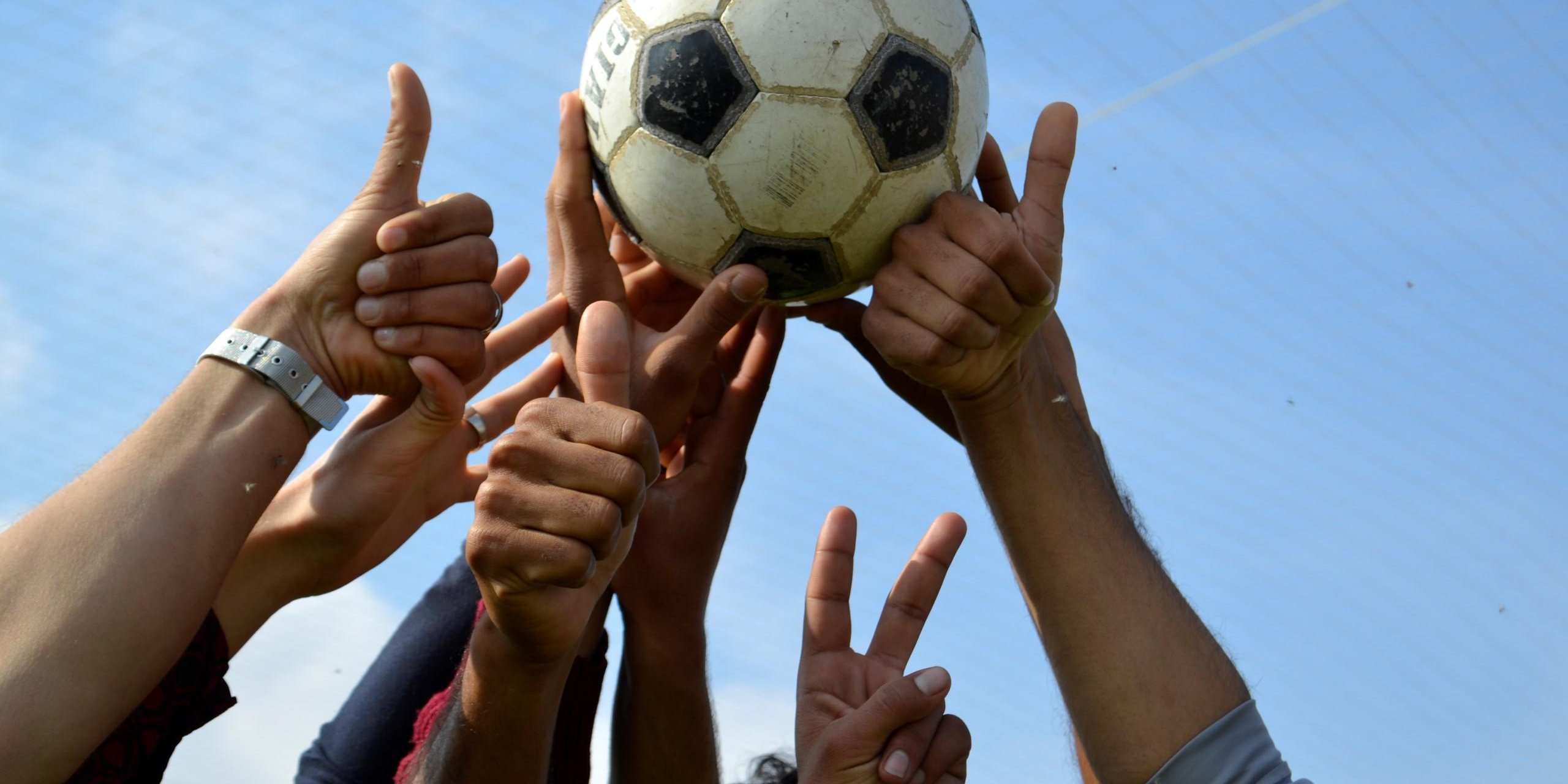 Many people in Hamam Al-Alil displacement camp in northern Iraq have lost their homes, loved ones, families and friends - but not their passion for football. It’s become a way for them to make new friends and keep the positive energy.
Photo: Helen Baker/NRC