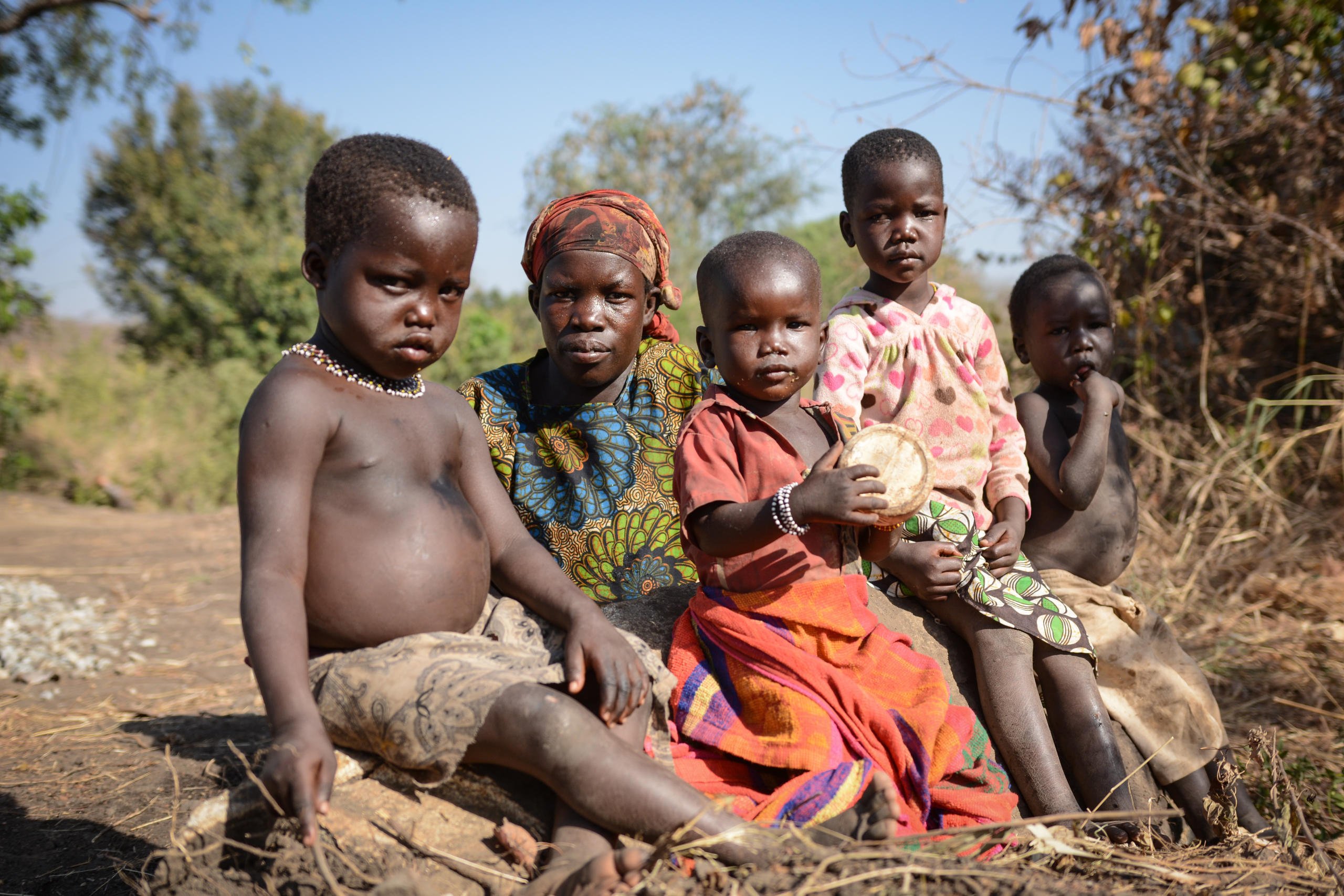 Ochgoro Somra and her children Farida (4) (in front), Siragi (soon 2 years), Mondoro Farida (4) and Shahid (3) were living in Bidibidi, a small place in the north of Uganda, before the refugees arrived. Now they have 270,000 new "neighbors".
"The refugees are innocent South Sudanese civilians coming to us for protection from the insecurity in their own country. I am glad Uganda can welcome them here," Ochgoro Somra says.
"Initially we were here more or less alone. Now we have been surrounded by South Sudanese refugees. The children have made new friends. They even start picking up some words in South Sudanese languages," she laughs.
Photo: NRC/Tiril Skarstein