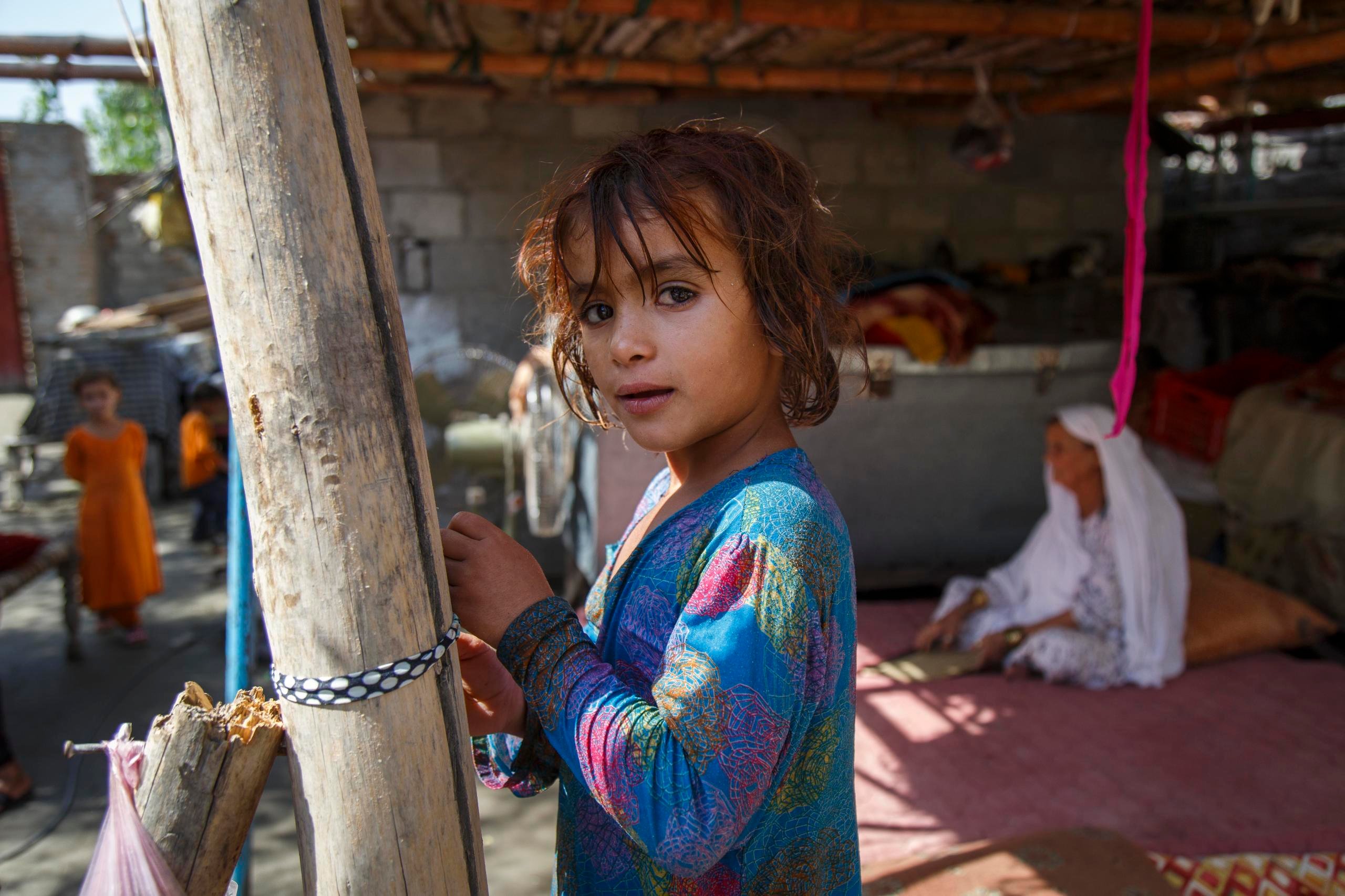 (Date 17/8-2016)This girl´s family arrived in Afghanistan ten days ago, as they felt forced to leave their homes and lives as Afghan refugees in Pakistan.  Her family sleeps without in an unfinished compound sharing with another family.  They only have a few days of food left. (Photo: NRC/Jim Huylebroek)