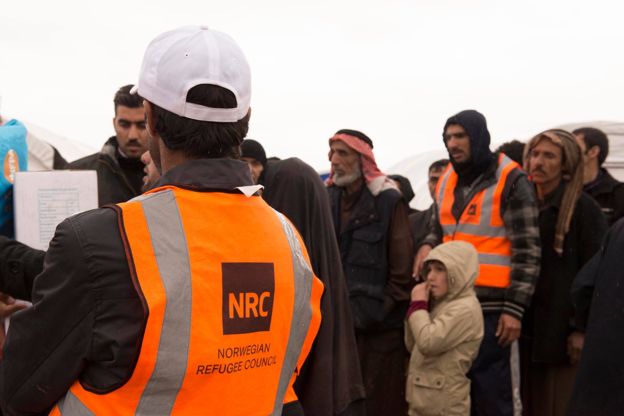 Staff from the Norwegian Refugee Council distribute essentials such as food, water, soap and towels to people who have recently fled fighting in Mosul.
Date: 04 March 2017
Photo: NRC/Melany Markham