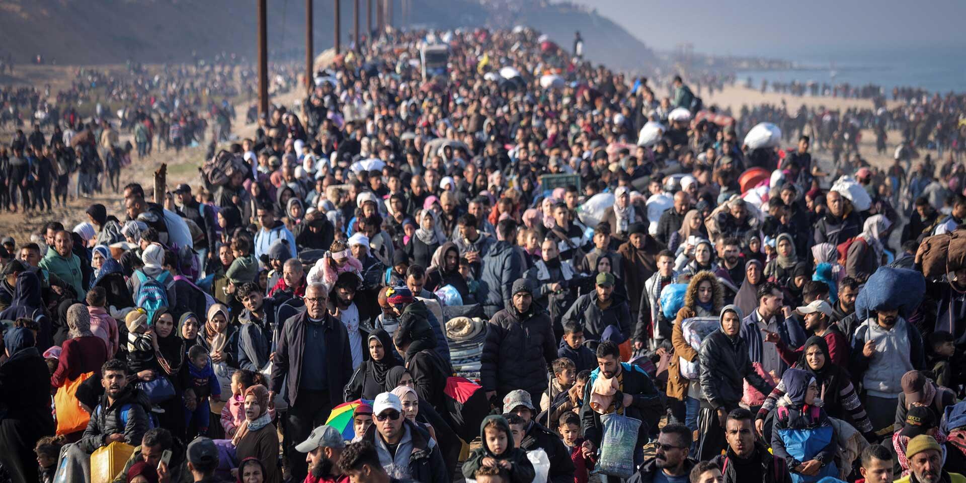 Palestinians returning to their homes in northern Gaza.