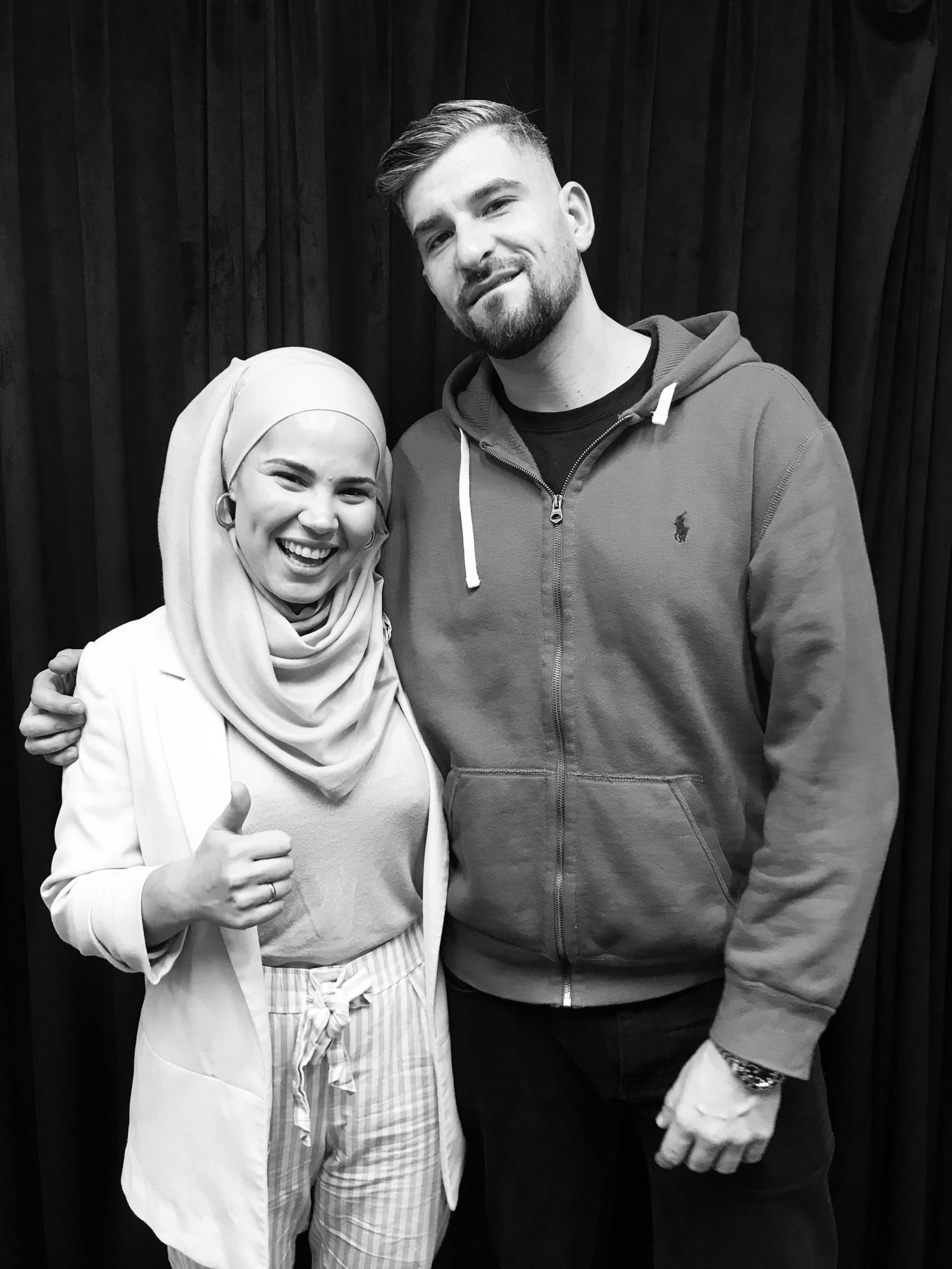 Iman Meskini og Leo Ajkic spiller inn podkast.